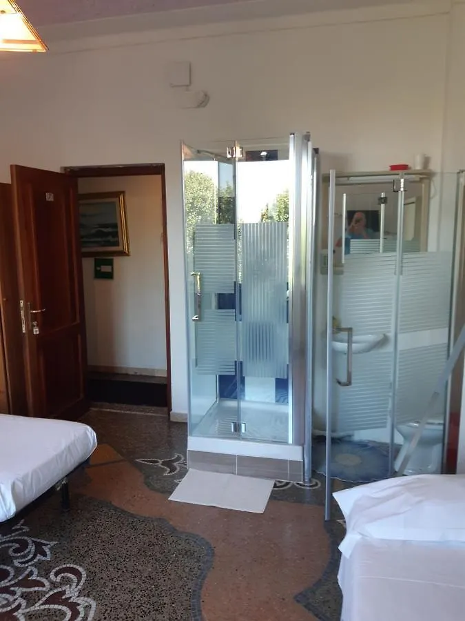 Albergo Massena Genova 0*,  Italia